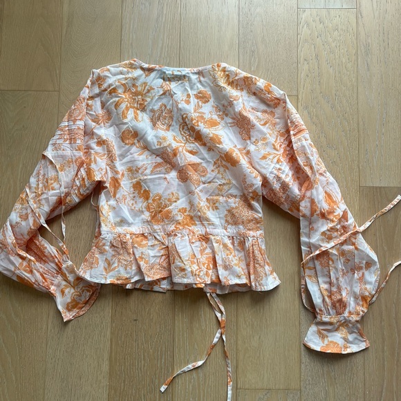 Two Floral Button Up Blouses - Picture 3 of 5